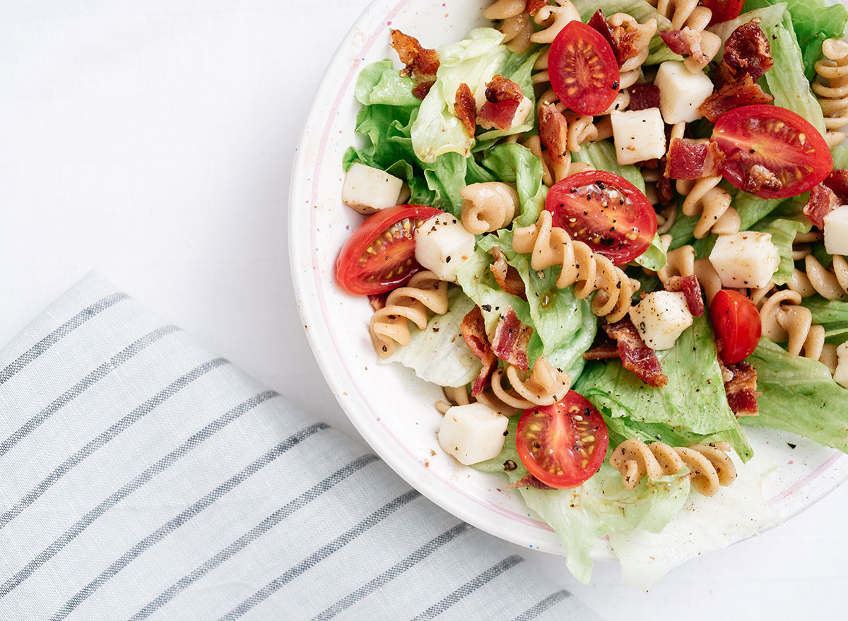 Healthy Foods To Bring on Picnics, Say Dietitians