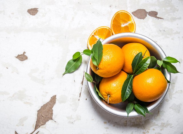 oranges in bowl