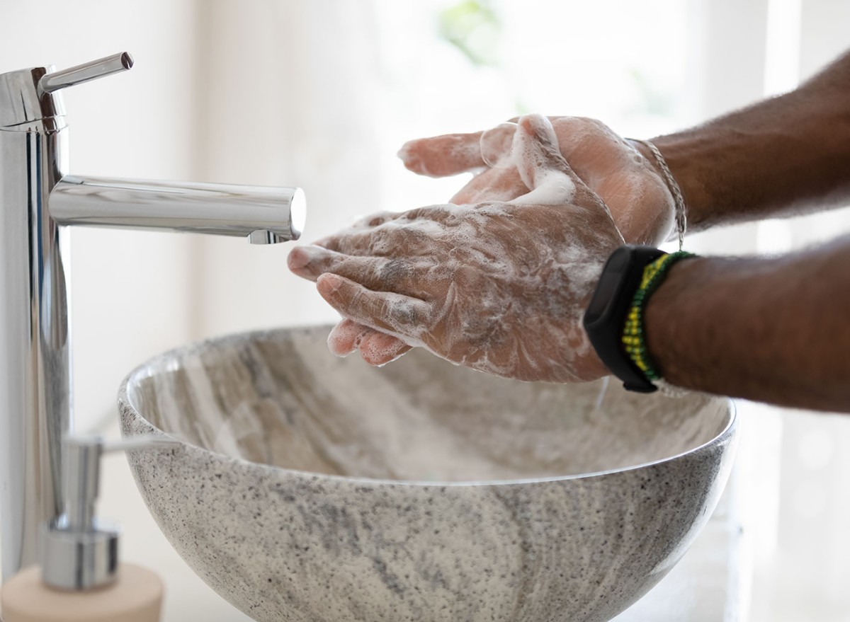 A Shocking 50% of Americans Still Don’t Wash Their Hands Before