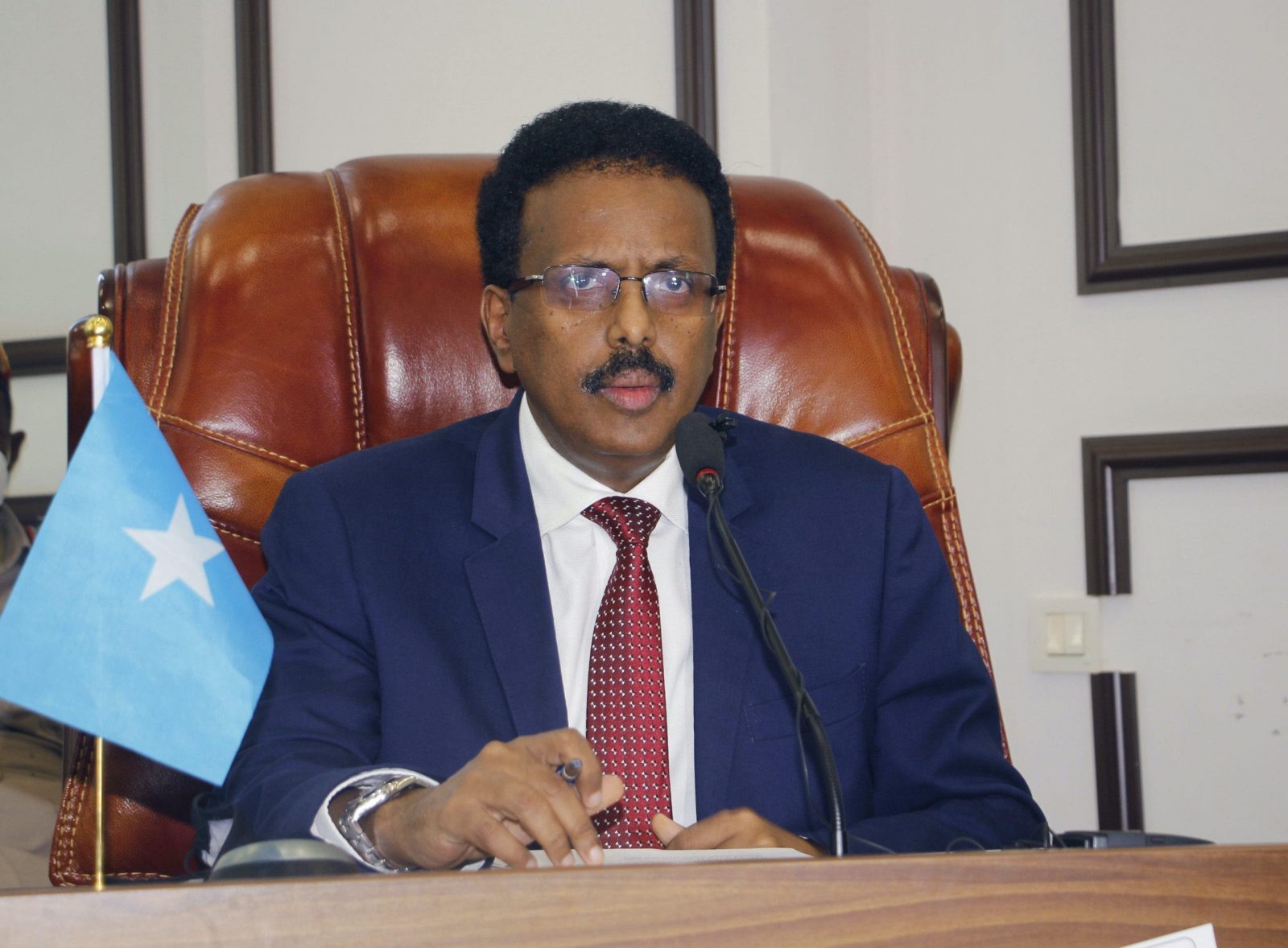 Afar sababood oo ku kalifay go’aanka Farmaajo – Axadle