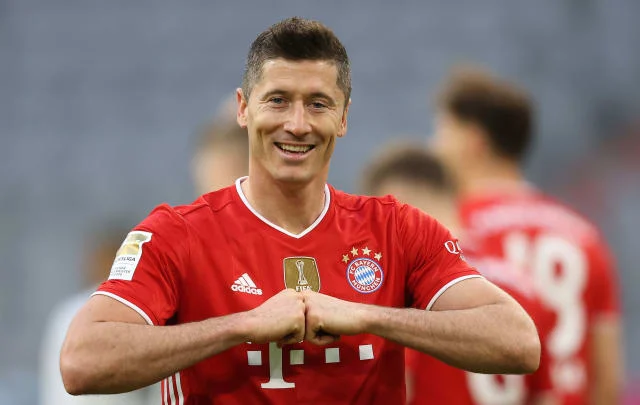 Bayern Munich boss dismisses rumors of Robert Lewandowski