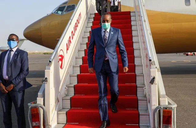 Booqashada Rooble ayaa muujineysa khilaafka u dhexeeya Farmaajo iyo Jabuuti – Axadle