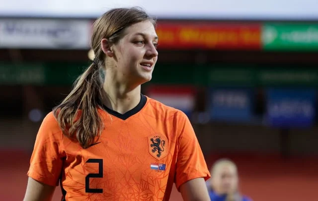 Chelsea sail signing of Dutch worldwide Aniek Nouwen