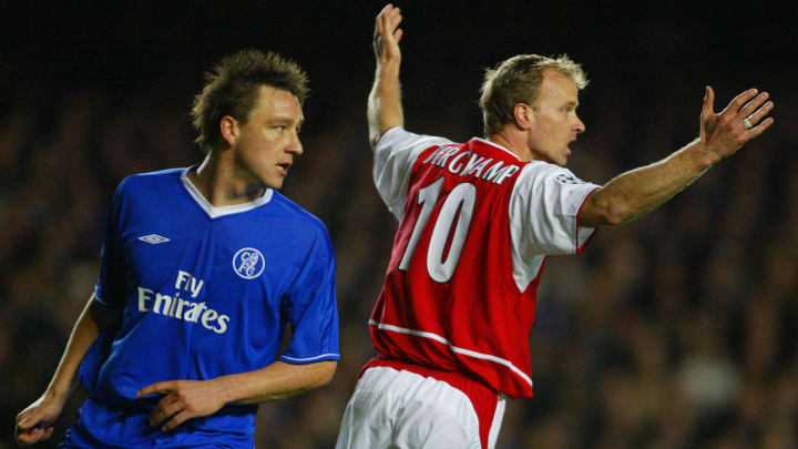 Select a mixed XI by means of the ages from Chelsea and Arsenal