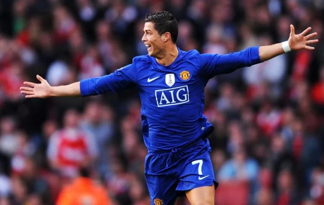 Cristiano Ronaldo’s implausible free kick towards Arsenal 2009