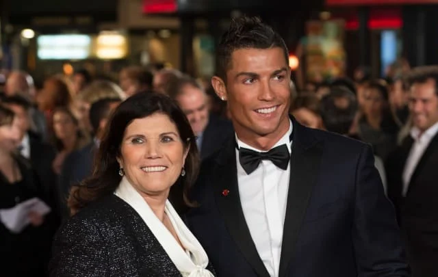 Cristiano Ronaldo’s mom suggests he be a part of Sporting CP this summer time
