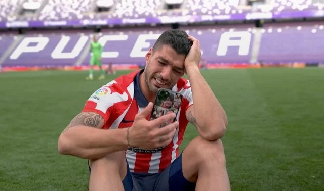 Ereyadii Uu Xalay Yidhi Luis Suarez Oo Ooyaya: “Hoos Ayey Ii Dhigeen