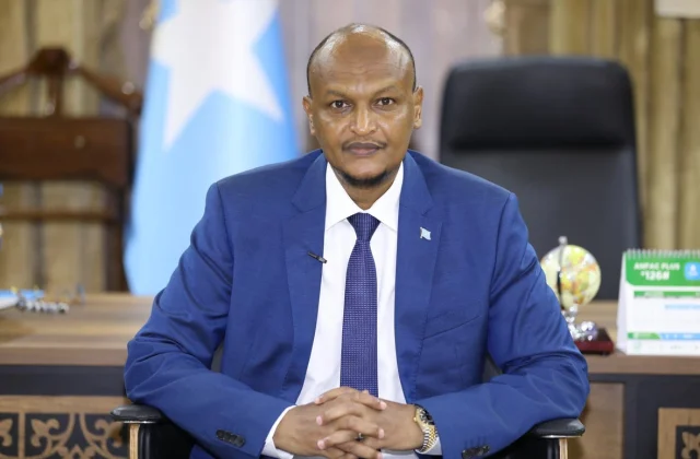 DF ayaa war kasoo saartay arrimaha maraakiibta kadib soo celinta xiriirkii ay la laheyd Kenya – Axadle