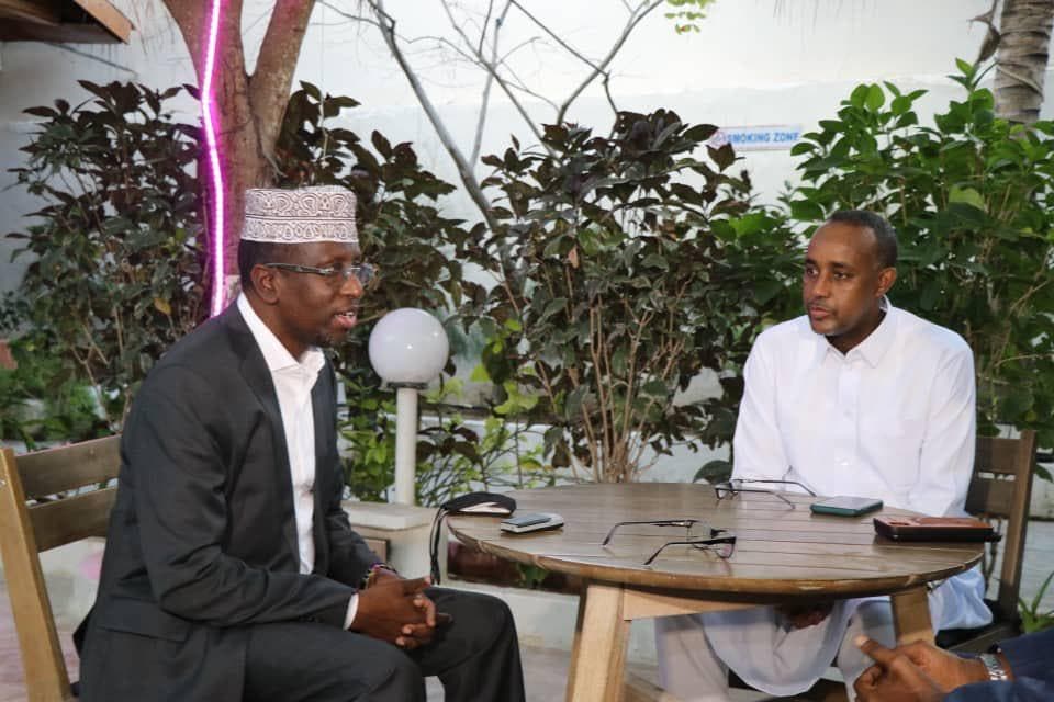 Daawo: Maxaa Caawa Rooble iyo Sheekh Shariif ka wada hadleen?  – Axadle