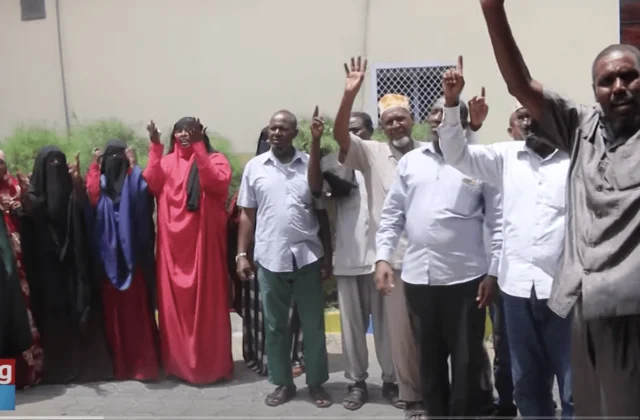 Daawo: Waalidiinta Caruurta oo loo geeyay Eriteriya si ay u noqdaan ciidan – Axadle