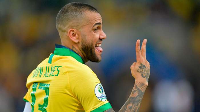 Dani Alves Oo Shaaciyey Dalab Uu Ka Helay Premier League Oo Uu Ka
