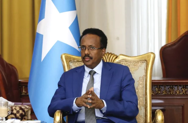 Farmaajo: Dalkeennu maanta wuxuu wajahayaa xaalad xasaasi ah – Axadle