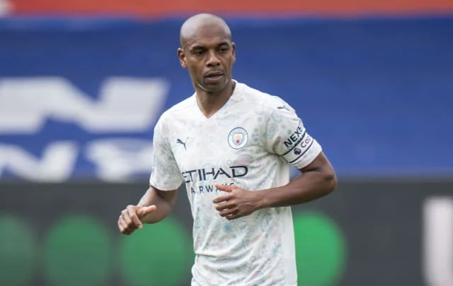 Fernandinho indicators contract to lengthen Man Metropolis
