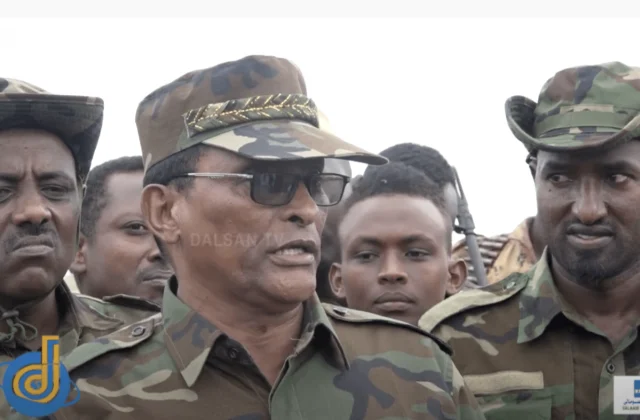 Fiiri: General Gacma Dulle wuxuu bixiyay digniin culus – Axadle