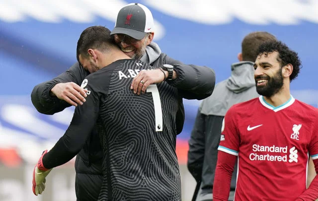 Jurgen Klopp pays tribute to Alisson ” worldie ” after very important West Brom victory