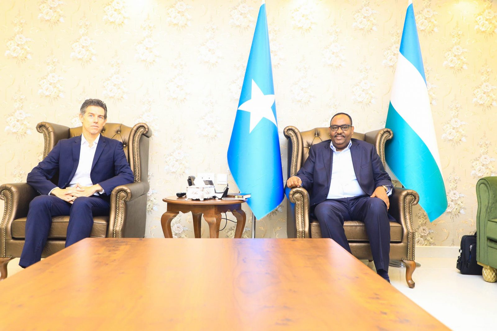 Madaxweyne Deni oo la kulmay wafdiga UN-ka + sawiro – Axadle