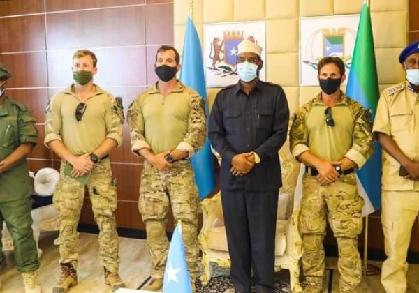 Madobe meets American troops serving in Jubaland as KDF donates meals