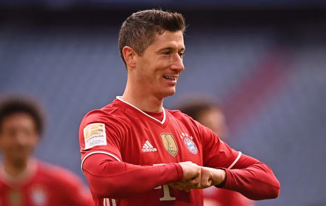 Man Metropolis and Chelsea are about to put in writing Lewandowski