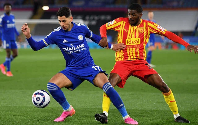 Man Utd are contemplating transferring Ainsley Maitland-Niles