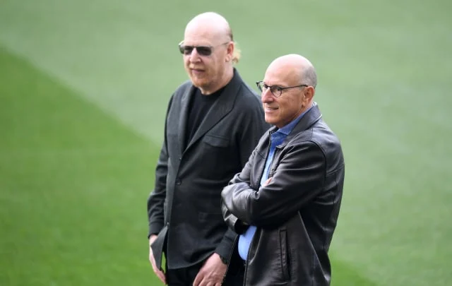 Man Utd co-chairman Joe Glazer responds to fan letters