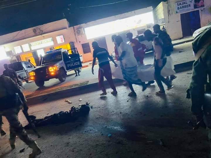 “Mar kale ayaa lay qabtay Caasimadda Muqdisho” – Sheekada gabar reer USA ah oo ku dhimatay qaraxii shalay – Axadle