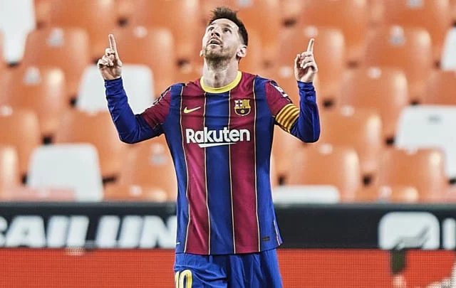 Messi hosts COVID-breaking BBQ with Barça squad