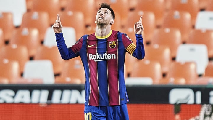 Messi hosts COVID-breaking BBQ with Barça squad