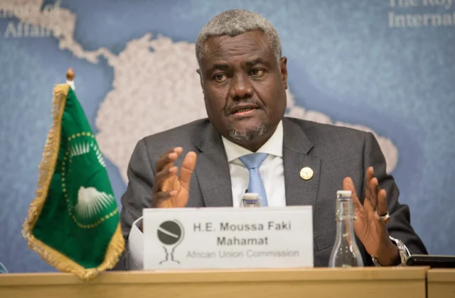 Midowga Afrika wuxuu si deg deg ah u aqbalaa Midowga Musharaxiinta – Axadle