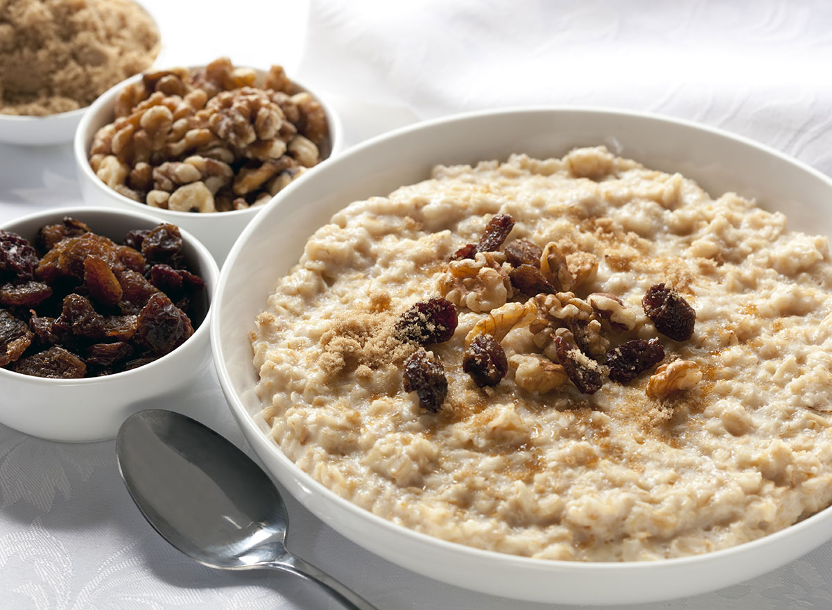 One Main Facet Impact of Consuming Too A lot Oatmeal, Says Science