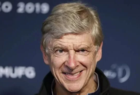 Actual Madrid Oo Uu Daawan Jiray Yaraantiisii, Jacaylkii Uu U Qabay,