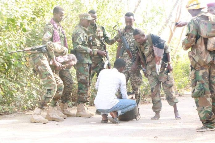Sarkaal ka tirsanaa Jubbaland iyo ilaaladiisa oo qarax lagu …