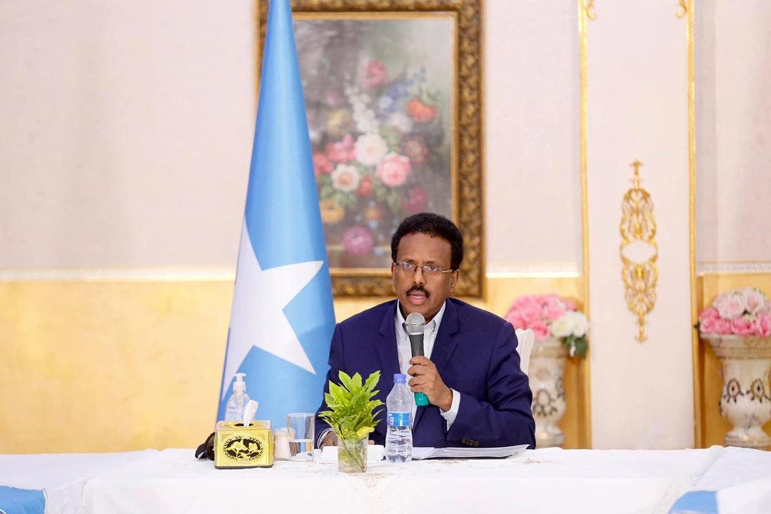Sawirro: Farmaajo oo baaq u diray wadaadada wuxuuna kula kulmay Villa Somalia – Axadle