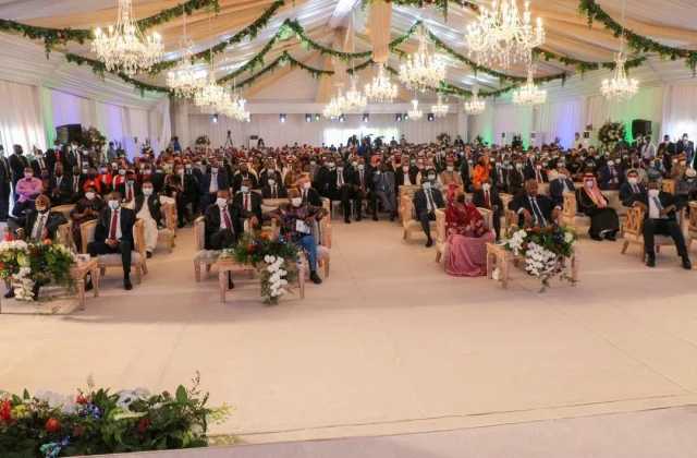 Sawirro: PM Rooble oo kaqeyb galay caleemo saarka Madaxweynaha Jabuuti – Axadle