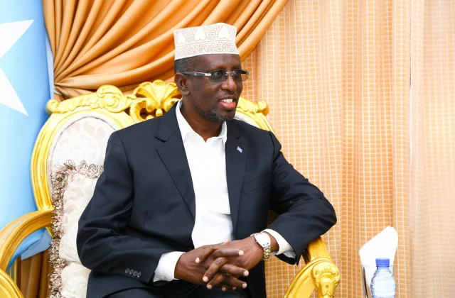 Sheekh Shariif wuxuu dalbanayaa hal shay go’aanka baarlamaanka kadib – Axadle