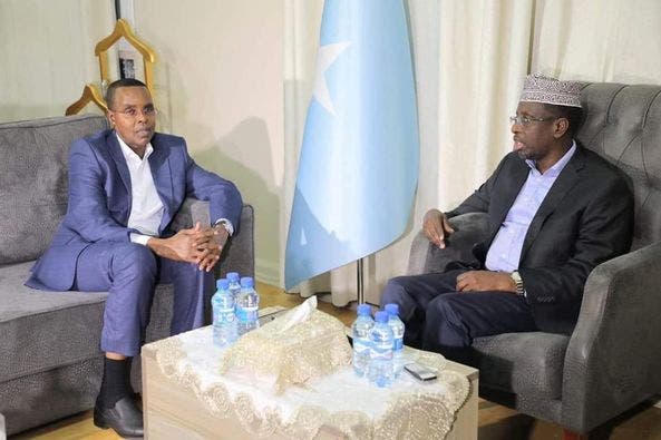 Soomaaliya: Sheekh Shariif iyo Cumar Filish oo ku kulmay Muqdisho – Axadle