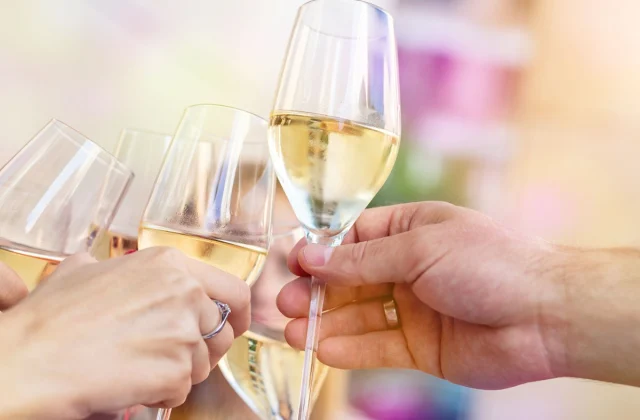 This Is the Worst Means To Drink Prosecco, In accordance To Specialists