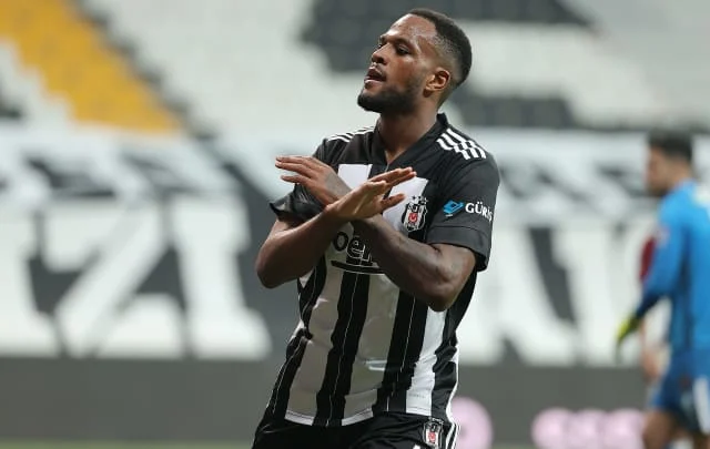 Tottenham & West Ham are monitoring Cyle Larin from Besiktas