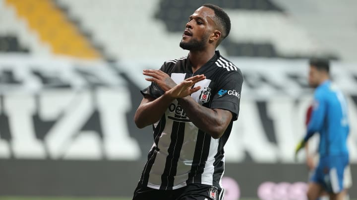 Tottenham & West Ham are monitoring Cyle Larin from Besiktas
