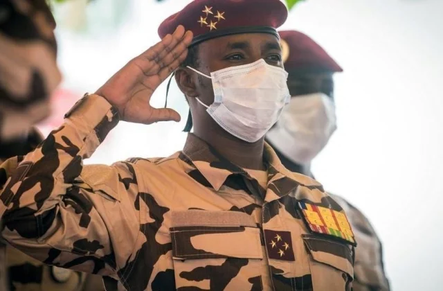 Touring in Niger, greets Mahamat Idriss Déby