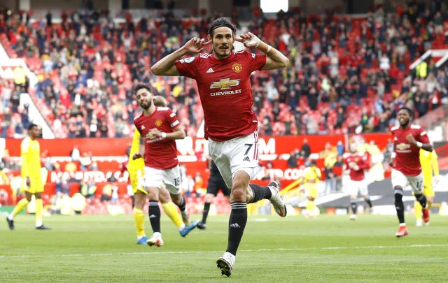 Twitter reacts when Edinson Cavani scores Man Utd