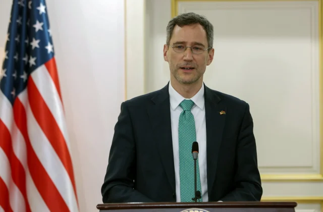 US calls on international fighters to depart Libya,