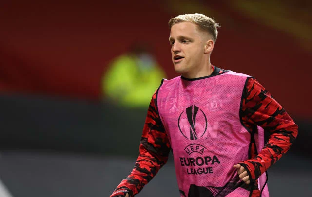 Van de Beek linked to Roma