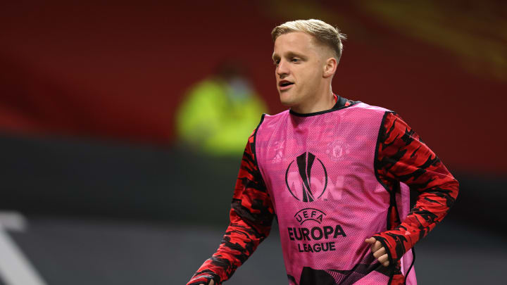 Van de Beek linked to Roma