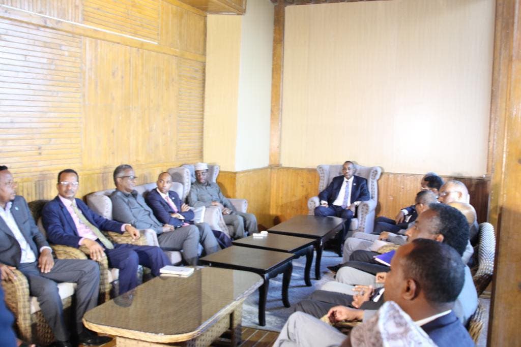 WAR DEG DEG AH: Heshiis 10 qodob ka kooban oo Muqdisho ka dhacay iyo in magaalada laga saaro ciidamada – Axadle