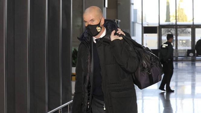 WARKII LA SUGAYAY: Zidane Oo Qoraal Dheer Ku Weeraray Florentino Perez