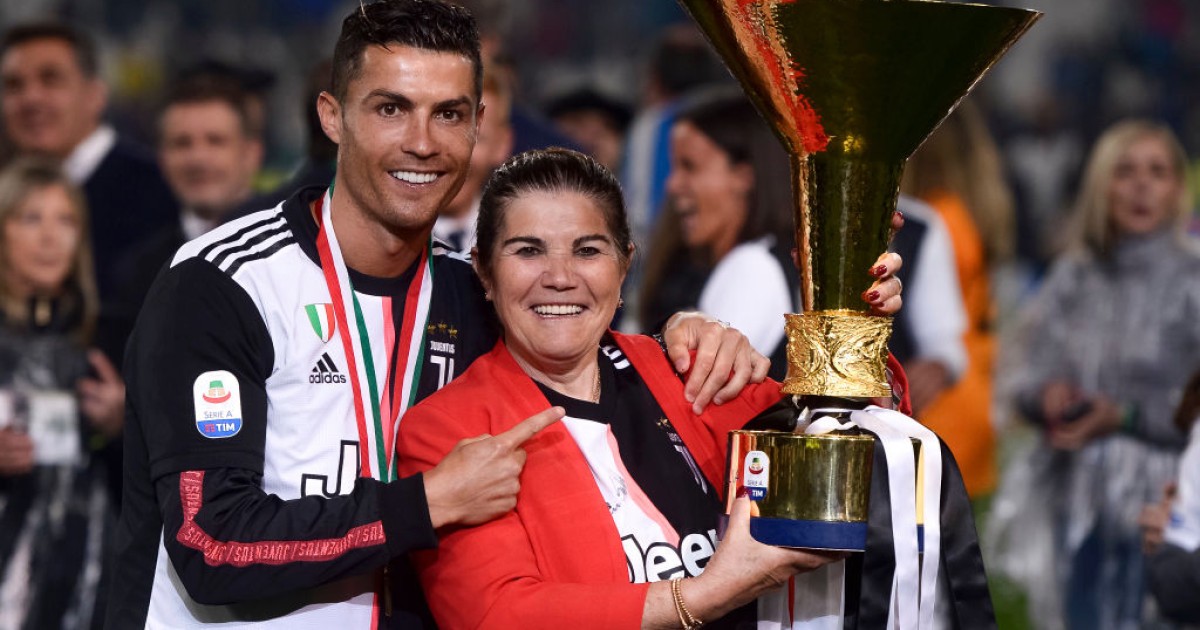 Waa Nin Ay Hooyadii Meel U Wado!! – Hooyada Cristiano Ronaldo Oo