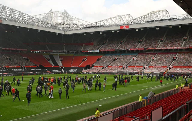 Why did Man Utd followers storm Previous Trafford?