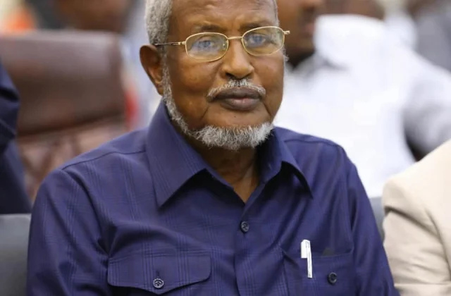Xaaji Muuse Suudi oo hanjabaadii ugu cusleyd u diray Farmaajo – Axadle