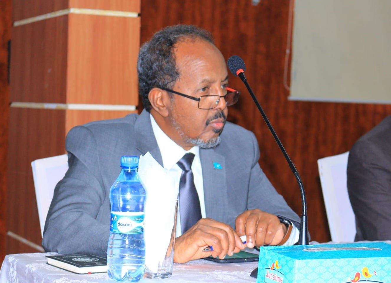 Xasan Sheekh oo qoraal aysan la wadaagin musharaxiinta kasoo…