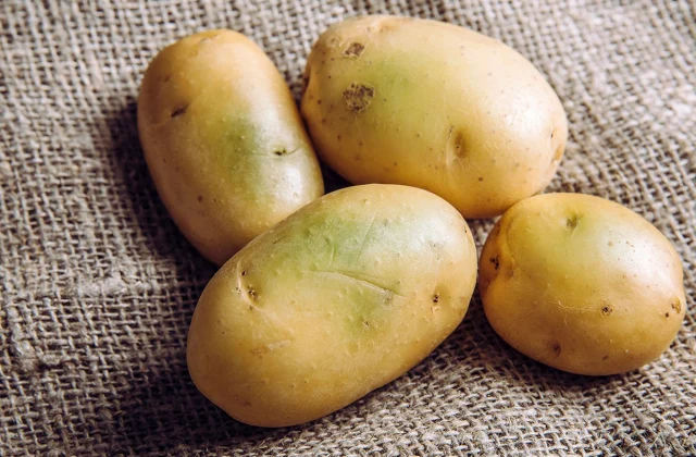 You Should Never Eat a Potato That Looks Like This, Says Science